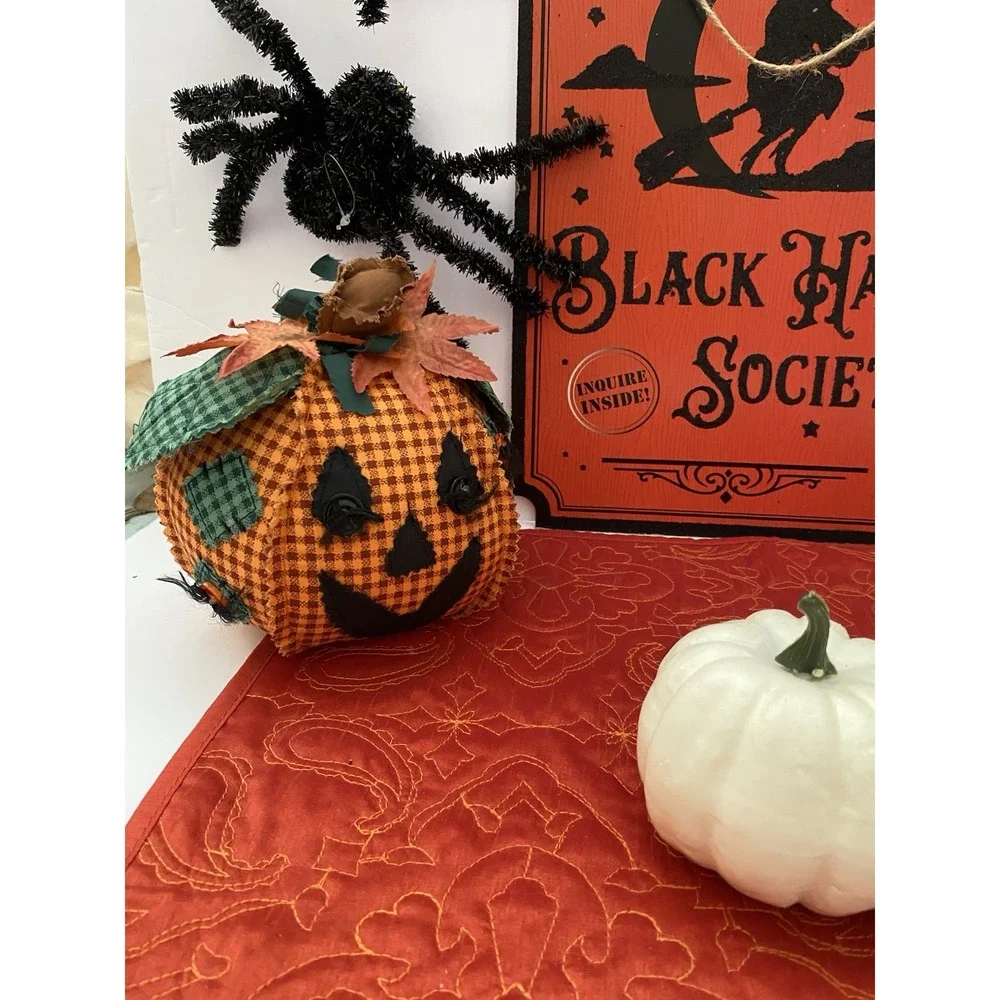 Halloween Decoration Lot 11 Pieces‎ Pumpkins, viper Candleholder Spiders Etc..